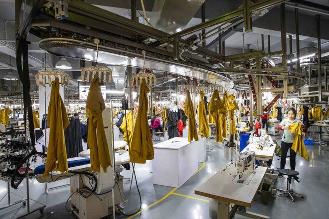 2025服装业“半年考”:零售增速放缓,运动品牌领跑资本赛道