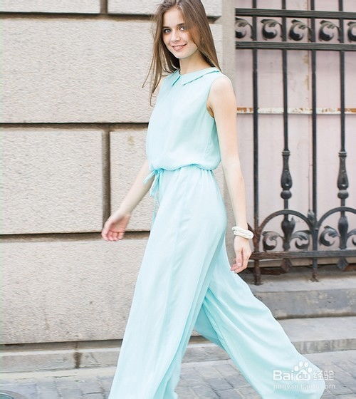 6月简约出行 连体裤尽显摩登时尚风采