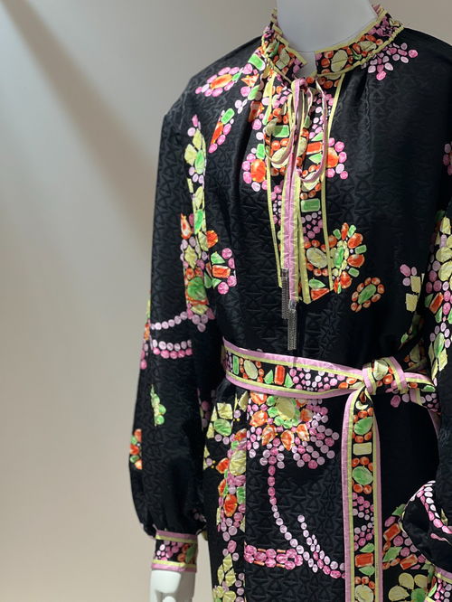 雪国织梦 秋冬真丝印花服饰的柔暖华章